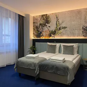  Apartament Cube House